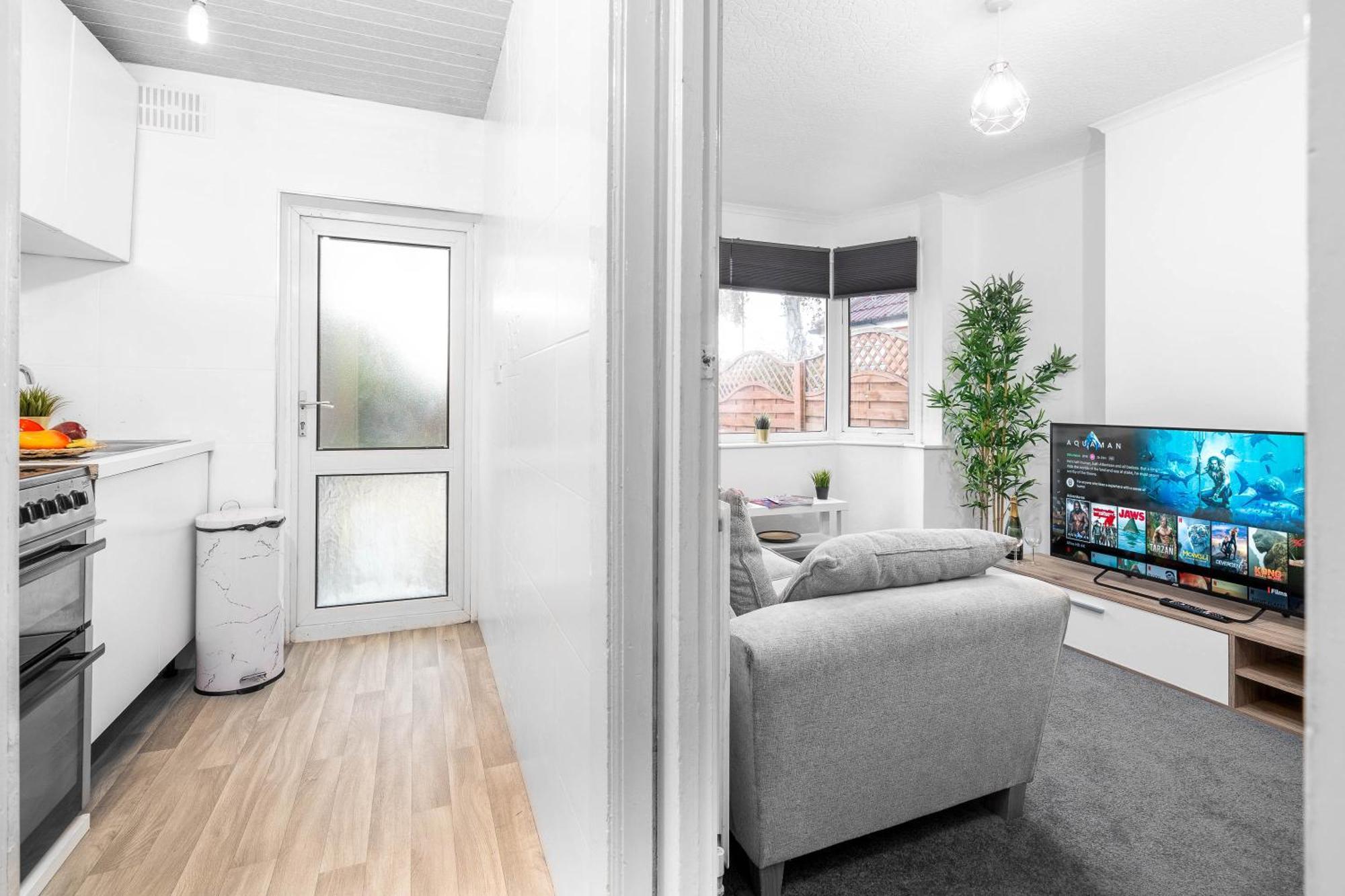 4 Bedroom House - Accommodates 7 - Garden - Parking - Netflix - Wifi - 559T Μπέρμιγχαμ Εξωτερικό φωτογραφία