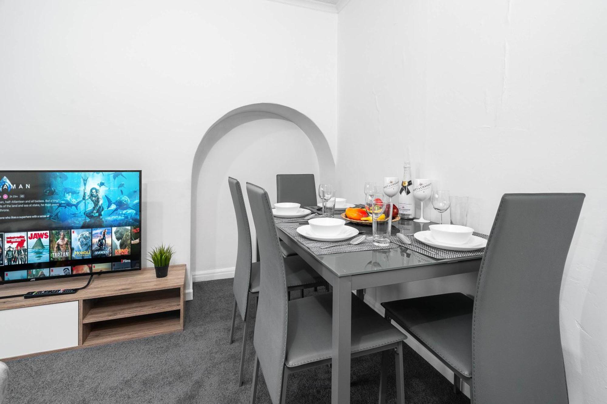 4 Bedroom House - Accommodates 7 - Garden - Parking - Netflix - Wifi - 559T Μπέρμιγχαμ Εξωτερικό φωτογραφία