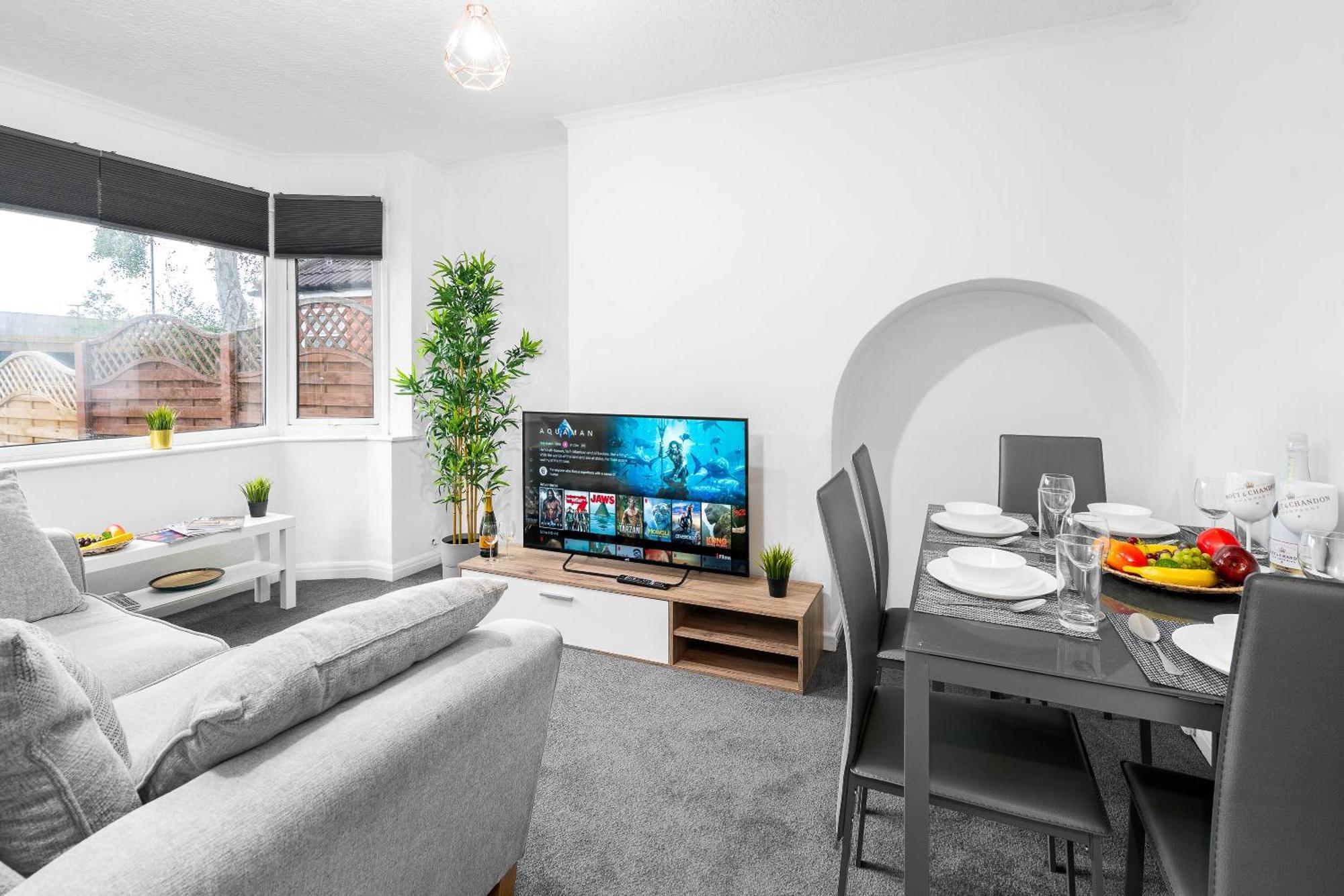 4 Bedroom House - Accommodates 7 - Garden - Parking - Netflix - Wifi - 559T Μπέρμιγχαμ Εξωτερικό φωτογραφία
